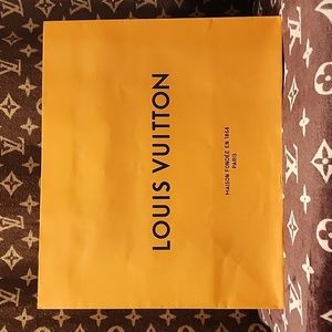 💯 Authentic Louis Vuitton Large Shopping Bag 🛍️
